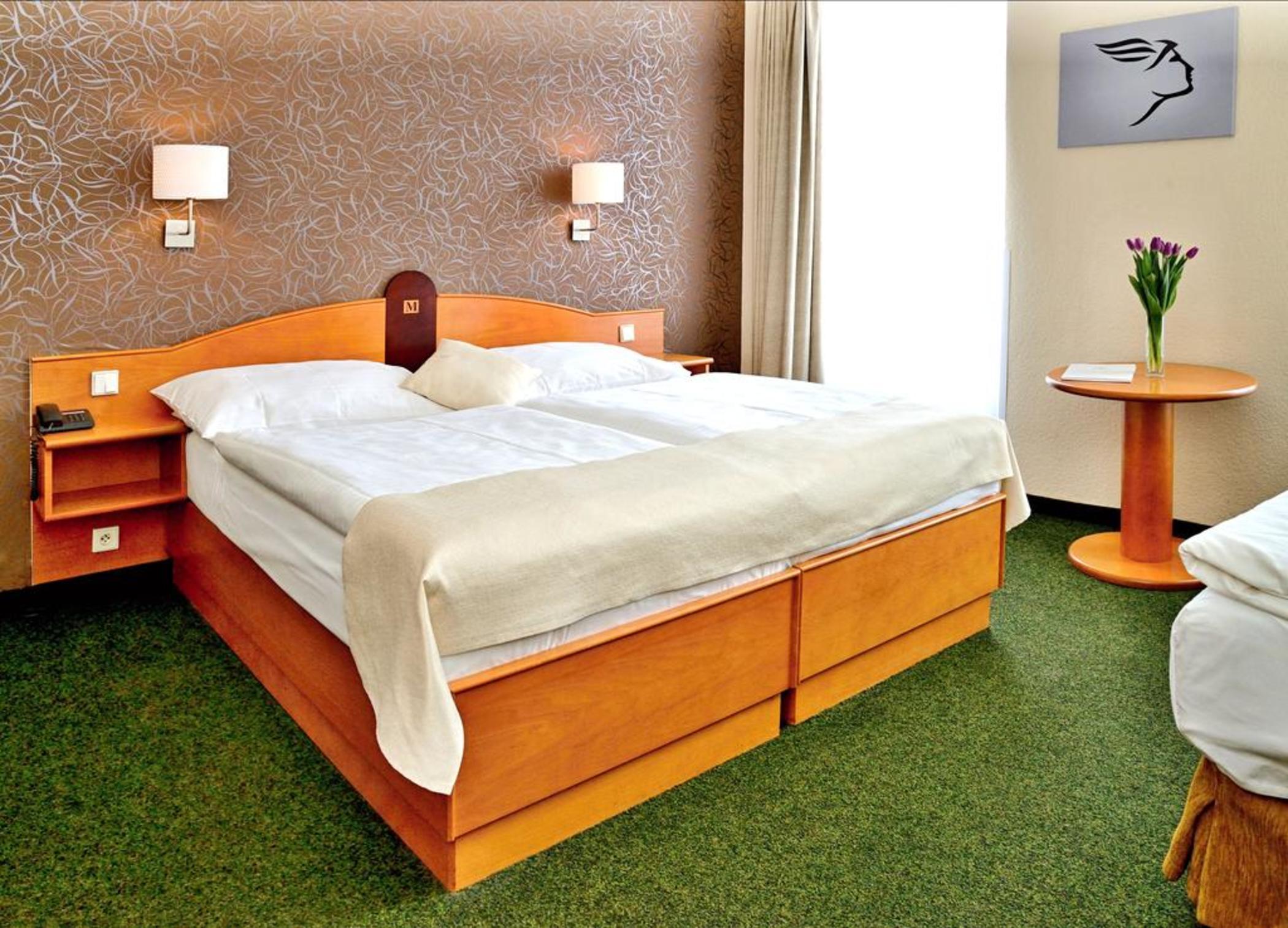 Otel Merkur Prag
